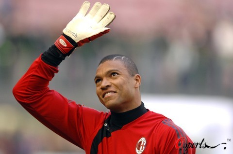 欧冠半场：A·席尔瓦中柱，戴维失良机，尤文暂0-0帕福斯（欧冠半场战报：A·席尔瓦中柱、戴维失良机，尤文与帕福斯互交白卷）