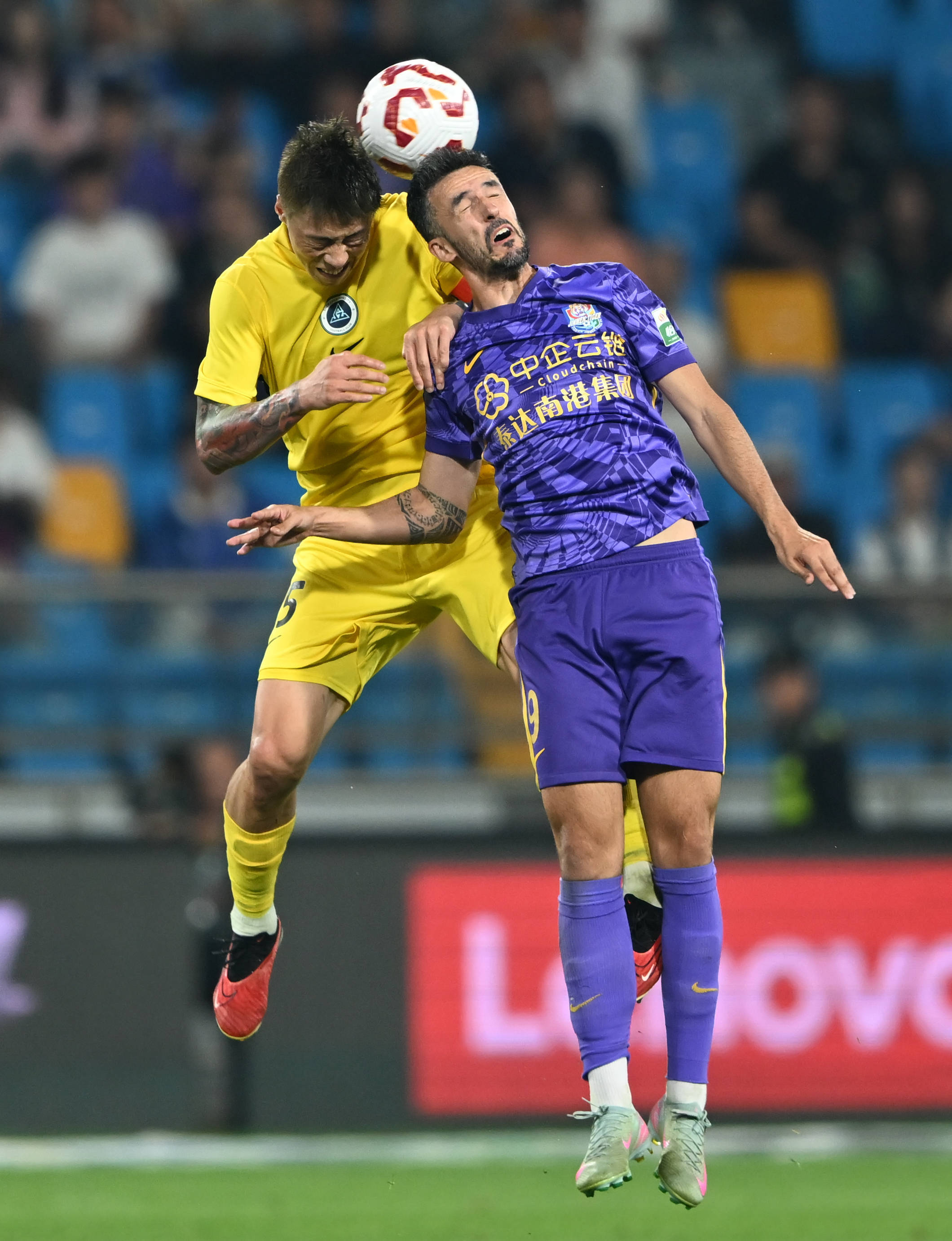 如何在足球场上保持心理稳定？