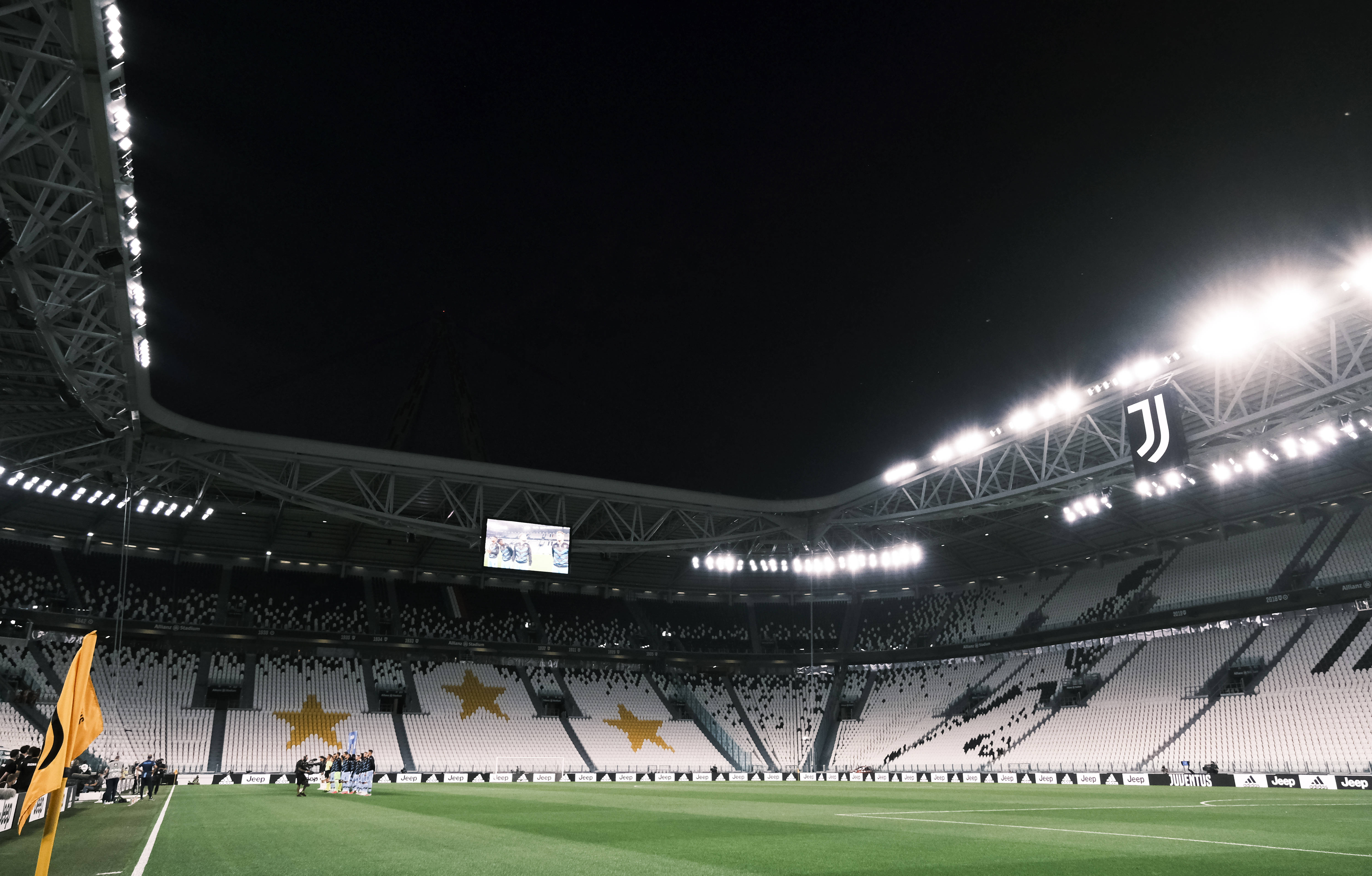 菲利克斯评队友最佳11人：自己上榜，C罗、亚马尔、B费在列（菲利克斯评选队友最佳11人：自己入选，C罗、亚马尔、B费皆在列）