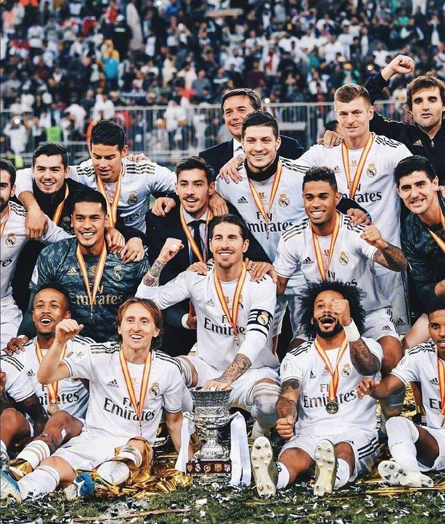 2025年12月2日，湖人 vs 太阳，湖人背靠背迎战太阳，双方实力悬殊，湖人状态火热，太阳面临两连败困境。