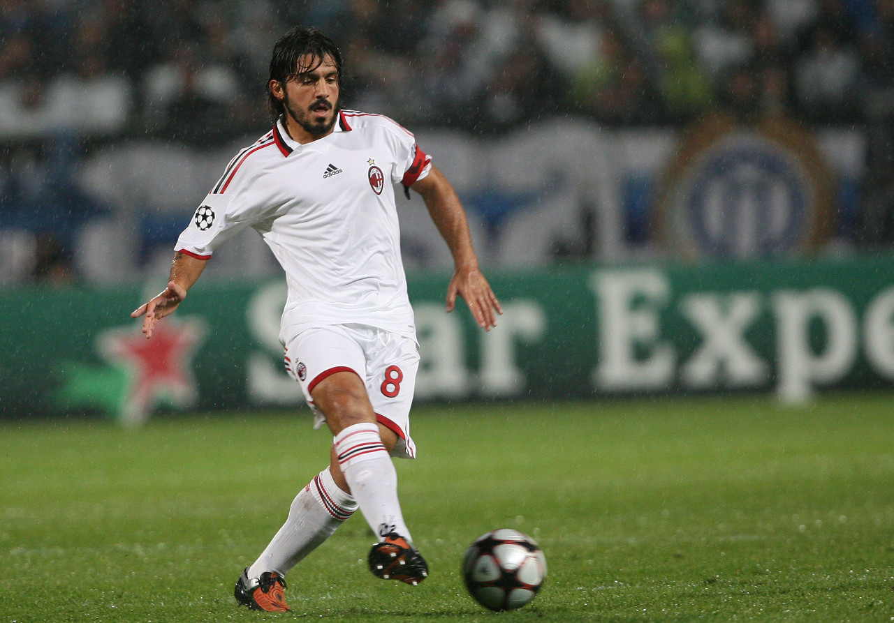 意媒：那不勒斯想要引进格雷茨卡，拜仁目前没有计划让球员在冬窗的时候离队（意媒：那不勒斯有意格雷茨卡，拜仁暂无冬窗放人计划）