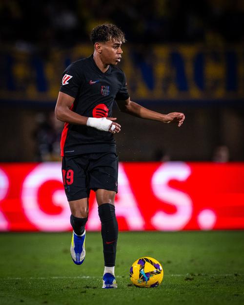 沪媒：柔佛48次射门无法叩开海港大门，替补门将陈威一战封神