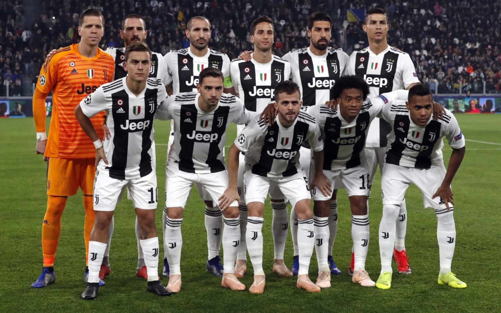 评论丨2025赛季中超联赛落幕：足球的“冷”和群众的“热”（评论丨2025赛季中超收官：场内“冷”，场外“热”）