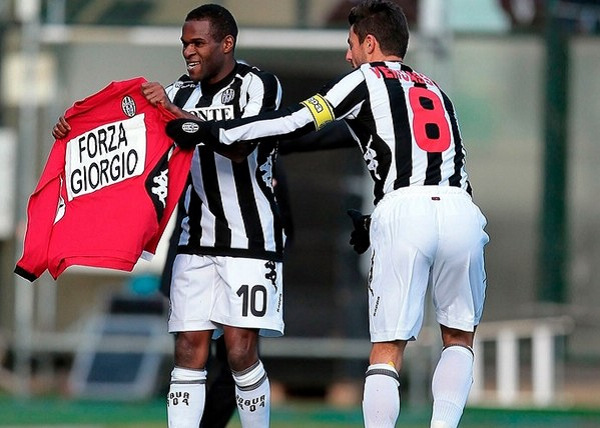 WTT总决赛：王楚钦／孙颖莎3-0林诗栋／蒯曼，收获两连胜