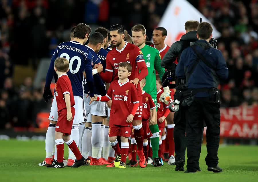 防线告急！曼联连续9场失球，英超丢球数高居第六（后防告急：曼联已连续9场被破门，英超失球数位列第六）